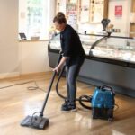 ijssalon Luigi`s laminaat vloer stomen