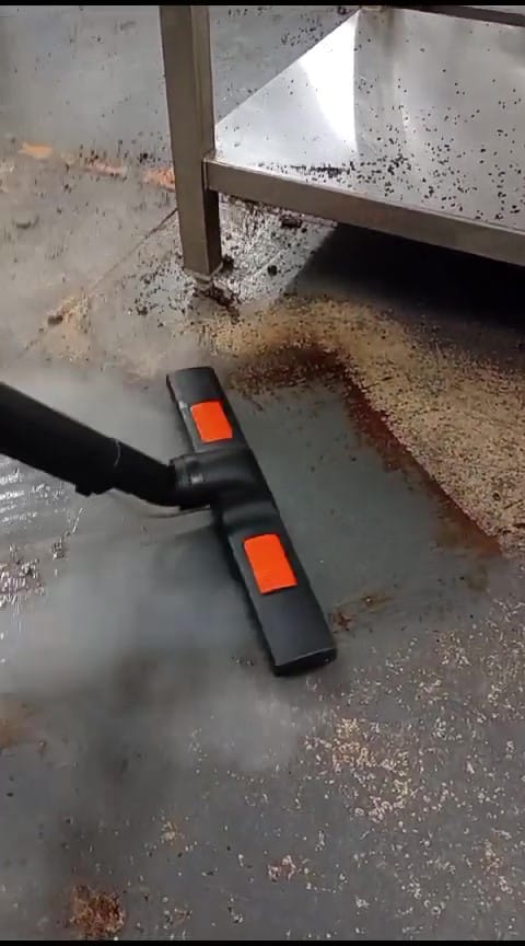 chocolade fabriek vloer reinigen met stoom