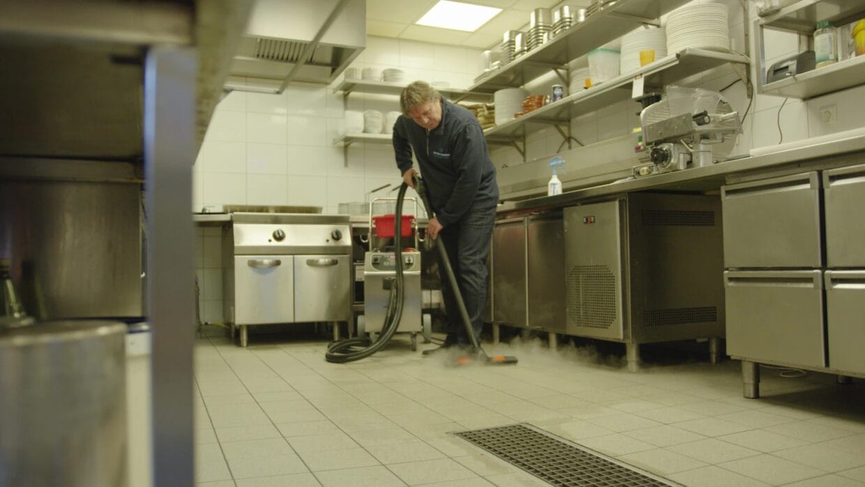 Tjibbe keuken reinigen professioneel 2 detail