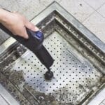 vloer put reinigen keuken detail