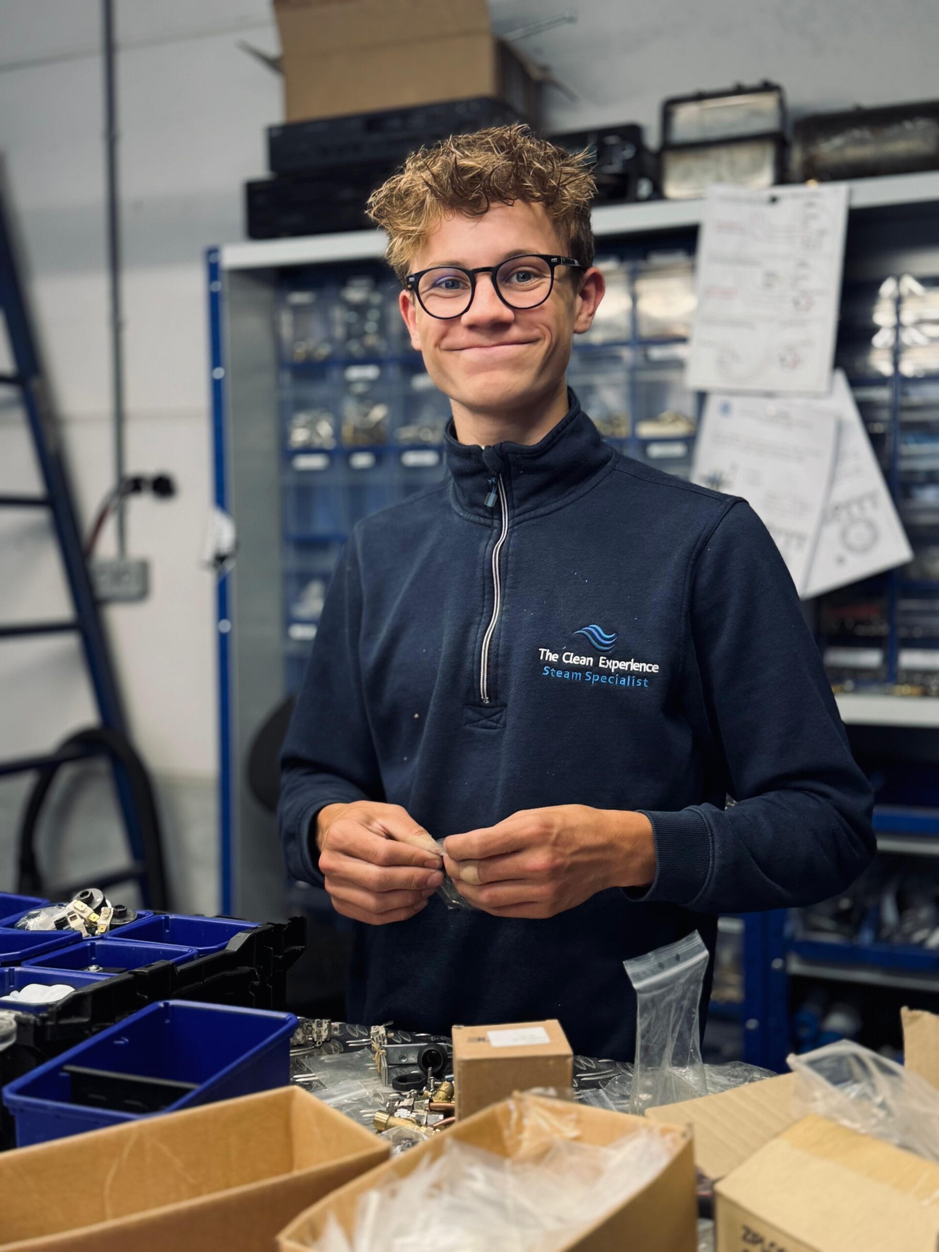 Matthijs in werkplaats