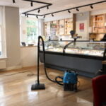 TCE M8 in ijssalon met i-steam borstel