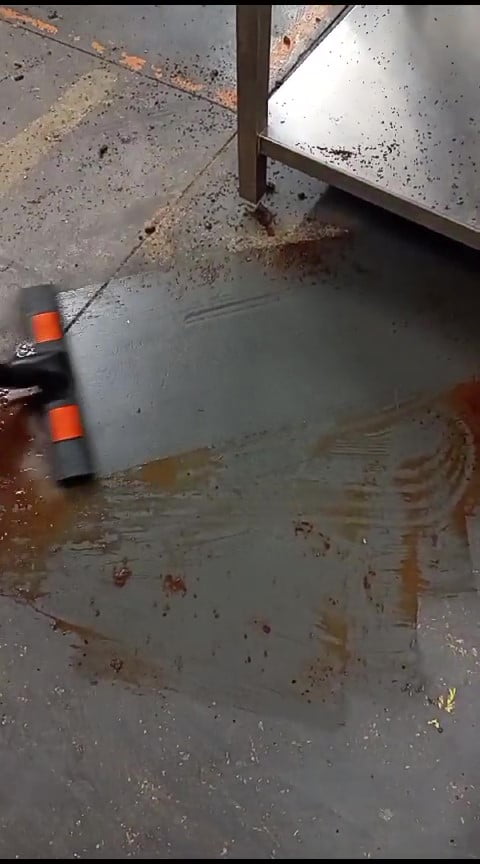 Chocola reinigen vloer fabriek industrie detailhandel