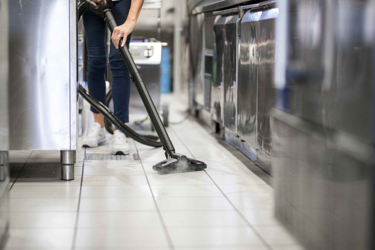 professionele keuken vloer reinigen 3
