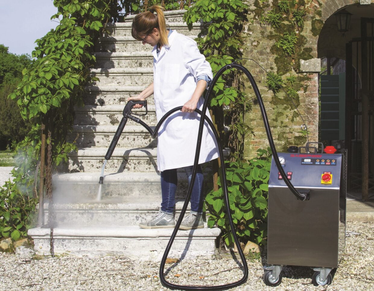 buiten trap reinigen met stoom STI