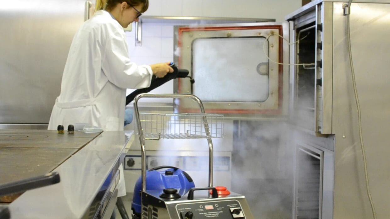 Oven Reinigen Met Stoom Sti Bakkerij Keuken
